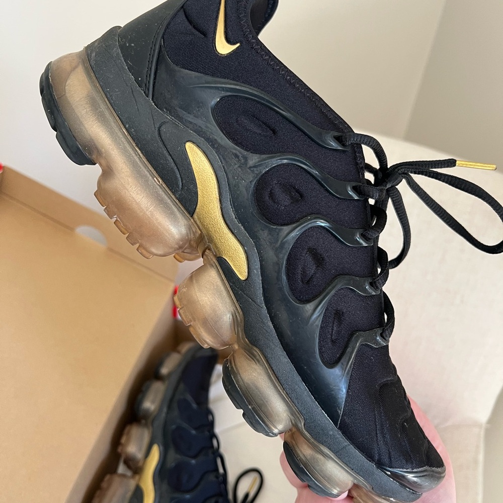 Nike Air VaporMax Plus 'Black Gold